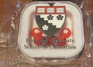 Auricolari Swag Harvard Graduate School of Education con custodia e punte extra - Foto 1 di 6