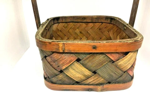 Vintage Hand Woven primitive Buttocks Square basket Wicker Rattan Easter Cover