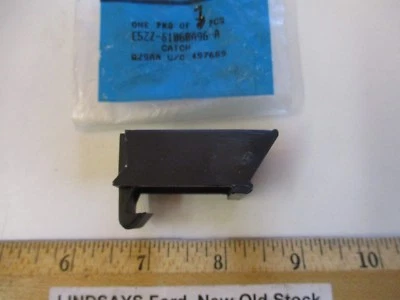 FORD 1980/1986 MUSTANG, CAPRI Y OTROS "CATCH" (PESTILLO PUERTA GUANTERA) Foto 1 de 4