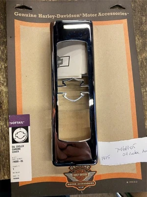 Cubierta de enfriador de aceite cromada protectora de barra OEM Harley Davidson NOS Softail FLST 74669-05 Foto 1 de 4
