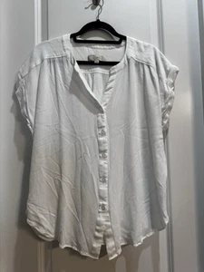 LOFT White Button Down Blouse Large Cap Sleeves Split Vneck Armpit To Armpit 23” - Picture 1 of 7
