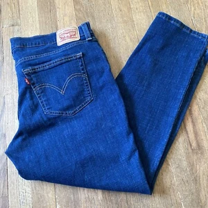 Levi's Boyfriend Women's size 33 (33x27) Dark Wash Blue Denim Jeans - Picture 1 of 8
