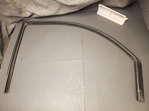 MK4 VW Jetta 4 Door Golf GTI Front Right Exterior Window Seal Rubber 1J4837432A - Picture 1 of 13