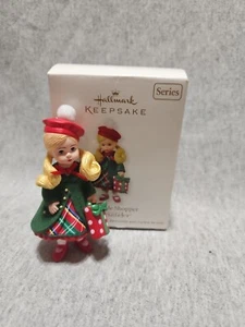 Hallmark Keepsake Yuletide Shopper Madame Alexander Ornamento 2011 #16 en serie - Imagen 1 de 5