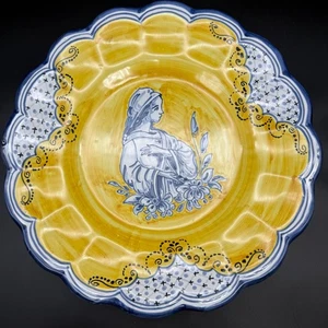 LaPilarica L.M. Placa de pared mayólica italiana pintada a mano mujer amarillo azul 12" - Imagen 1 de 8