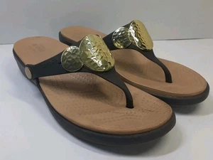 Crocs Sanrah Hammered Circle Wedge Flip Flop Sandal Women's Size 8 Brown & Gold - Picture 1 of 10