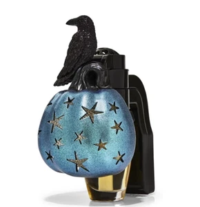 Bath & Body Works HALLOWEEN Black Raven Pumpkin Wallflower Plug Night Light NEW - Picture 1 of 6