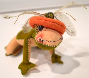 ANNALEE Toni Toad 10" Soft Figurine Flexible Beret Dragonfly New Hampshire - Picture 1 of 7