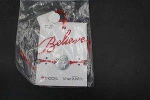 Pulsera BELIEVE Amistad Macy's Plata ESTRELLA Roja Deslizante Ajustable Nueva - Imagen 1 de 2