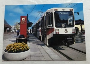 Light Rail, Portland, Oregon. Postcard (Q2) - Picture 1 of 2