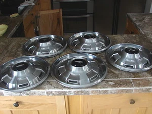 5 Vintage Baracuda Hubcaps - Picture 1 of 12