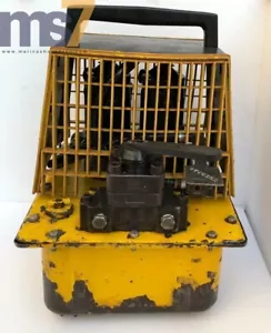 ENERPAC PAM-1042 PNEUMATIC AIR HYDRAULIC PUMP 700 BAR/ 10,000 PSI 4-WAY VALVE - Picture 1 of 7