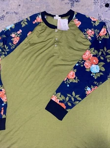 Lularoe 3XL einfarbig olivgrün Mark Henley mit marineblauen Rosen Blumenärmeln, selten - Bild 1 von 4