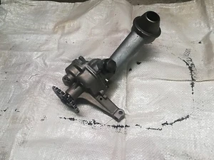 Mercedes W638 V-Class Vito Engine Oil Pump 6031811320 6011810101 - Picture 1 of 6