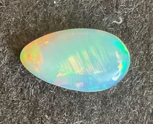 CABUJÓN ÓPALO WELO ETÍOPE, 100% NATURAL, FORMA PERA DE PATRÓN DE PAJA DE 3,59 CTS - Imagen 1 de 5