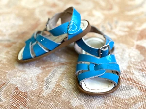 GIRLS PATENT LEATHER SALT WATER SANDALS TURQUOISE BUCKLE SIZE 4 TODDLER - Picture 1 of 6