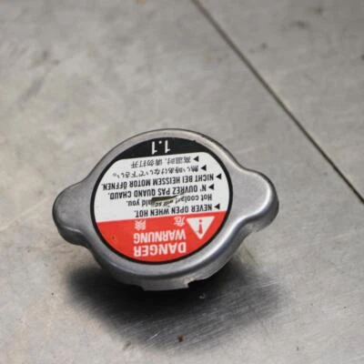06-07 Honda CBR 1000RR Engine Radiator Cap Foto 1 de 4