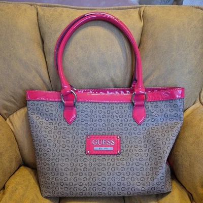 Guess Women's Hand & Shoulder Bag - Image 1 of 4