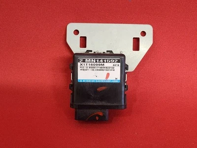 Módulo de control de alarma antirrobo Mitsubishi Montero Limited/XLS 2003-2006 Foto 1 de 4