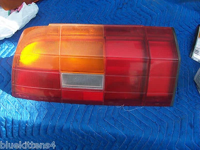 Luz trasera izquierda Mercury Capri 1991 1994 lente grietas fabricante original usado lado del conductor Foto 1 de 4