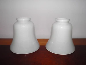 Paar, Vintage, Milchglas, Glockenform Lampe/Leuchte/Kronleuchter Ersatzschirme. - Bild 1 von 12