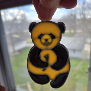 Panda Bär Sonnenfänger Buntglas/Acryl/Metall 4" Ornament  - Bild 1 von 3