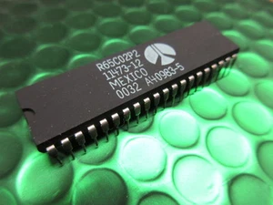 R65C02P2 R65C02P3 R65C02P4 65C02 APPLE II MICROPROCESSOR (CPU) DIP40 UKSTOCK - Picture 1 of 1