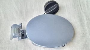 Tapa del depósito C513 tapa del depósito tapa del depósito Mazda 5 CW año 02-08 plata - Imagen 1 de 2