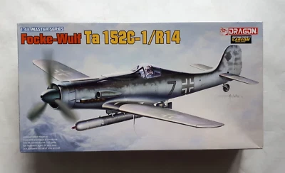 Focke Wulf Ta-152 C-1/R-14 DRAGON  5573 Master Series 1:48 NUOVO Buste sigillate - Immagine 1 di 4