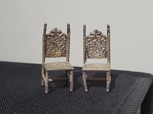 Antiguo juego de 2 sillas holandesas miniatura de plata de ley 17 g peso total - Imagen 1 de 18