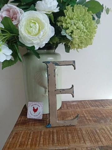 Vintage cast brass shop sign letter E 23cm tall great patina mid century retro Cover