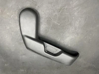 Capa externa de assento traseiro direito 2ª fileira 2019 Honda Pilot 81351-TG7-A01ZB 2017-2021 X - Imagem 1 de 4