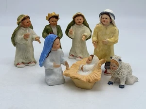 Ann Mortenson Designs Childlike Krippe Set 7-teilig Sammlerstücke Weihnachtsfiguren - Bild 1 von 10