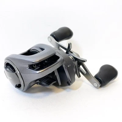 Mint Condition SHIMANO 22 BANTAM XG LEFT Baitcasting Reel Japan USED w/BOX - Image 1 of 4