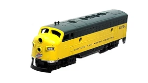 MTL Z 980-01-550 Chicago North Western F7 Powered A-Unit Loco # 4072A (Tested) - Picture 1 of 13