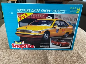 Revell escala 1:25 Taxi/Jefe de Bomberos Chevy Caprice caja abierta bolsas selladas Snap-Tite - Imagen 1 de 22