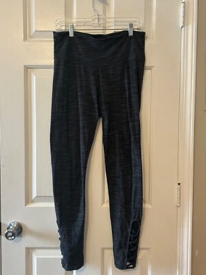 Rue 21 Leggings Gris/Negro Cintura Alta, Damas Junior Talla L, Cordones en la Parte Inferior Foto 1 de 4