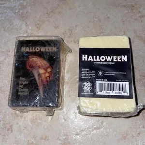 Michael Myers Halloween 1978 Movie Poster Banister Pumpkin Scent Soap 4.5 oz - Picture 1 of 3