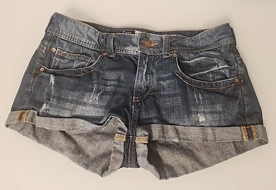 Pantalones Cortos Vaqueros BERSHKA BSK Colección Mujer US 4 Eur 34 Desgastados Puños Denim Foto 1 de 4