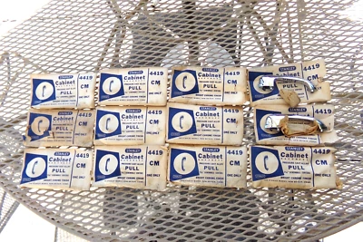 12 tiradores de manija de cajón de puerta de gabinete cromados vintage Stanley 4419 EE. UU. ~NOS ~2 3/4" Foto 1 de 4