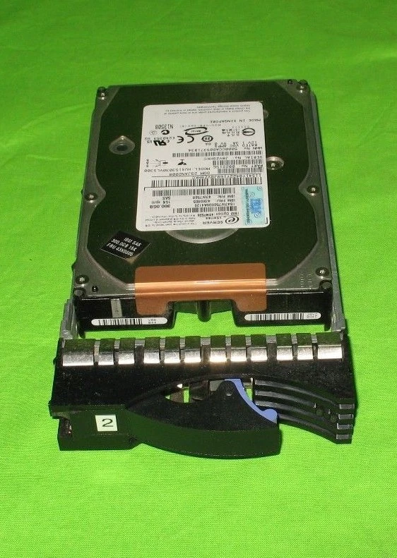 IBM SAS-Festplatte 43X0805 43W7506 300GB 15k SAS LFF   - Bild 1 von 4
