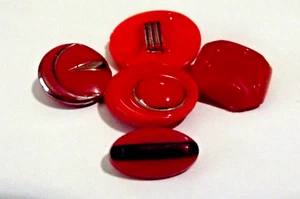 5 Vintage Red Glass Art Deco Buttons (3818) - Picture 1 of 4