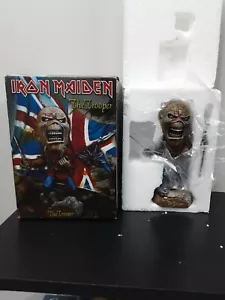 GOLPEADORES DE CABEZA IRON MAIDEN THE TROOPER NECA (2006) - Imagen 1 de 6