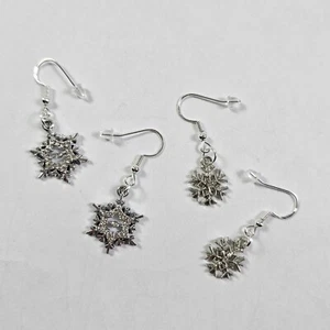 Handcrafted Christmas Holiday Dangle Earrings Shiny Silver W/Rhinestones - Picture 1 of 6