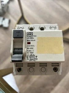 MK LN6180s 80A 100mA RCD Used - Picture 1 of 4