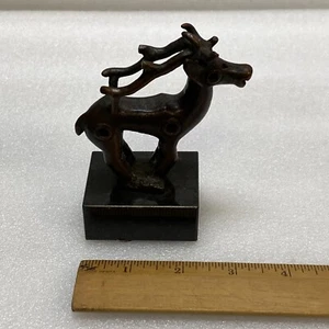 KLEINE VINTAGE SIGNIERTE BRONZE ELCH oder RENTIER STATUE DATIERT 1978 MARMORBASIS - Bild 1 von 10