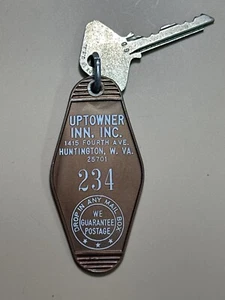 Llavero de habitación de motel Uptowner Inn y llave Huntington Virginia Occidental #234 - Imagen 1 de 2
