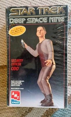 AMT ERTL 1995 Star Trek Deep Space Nine 8761 Security Officer ODO model kit NIB - Image 1 of 2