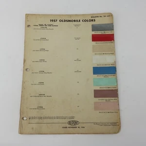 Folleto Oldsmobile 1957 muestras de color viruta de pintura DuPont - Imagen 1 de 8