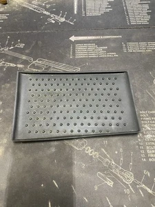 00-05 Ford Excursion Cubby Compartimento Alfombrilla Forro XC3S-36046B46-AAW Fabricante Original Usado - Imagen 1 de 9